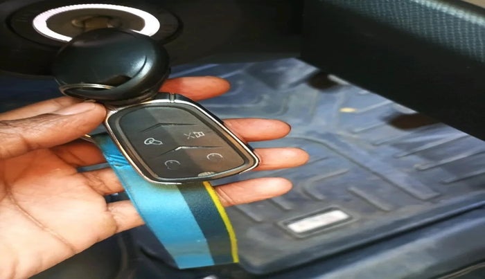 2023 Tata PUNCH PURE MT CNG, CNG, Manual, 13,673 km, interior