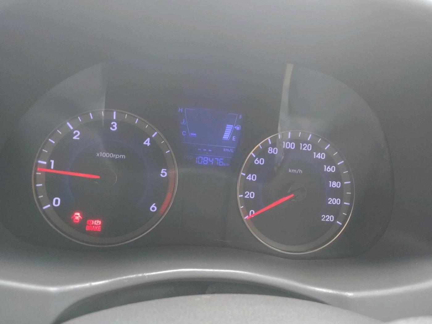 2013 Hyundai Verna FLUIDIC 1.4 CRDI EX, Diesel, Manual, 1,08,476 km, interior