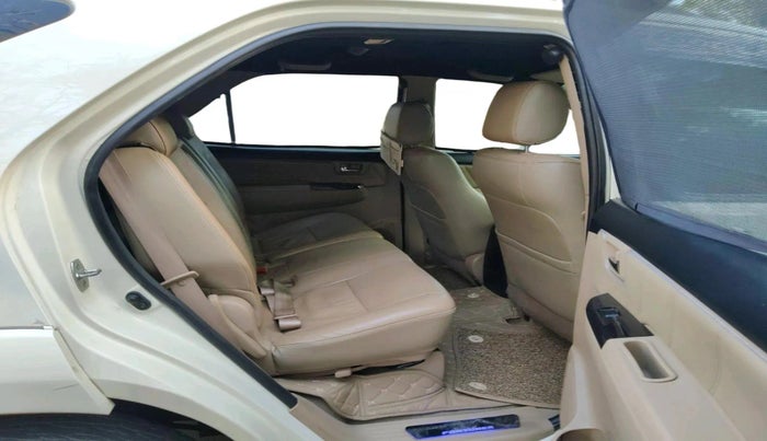 2014 Toyota Fortuner 3.0 4X2 AT, Diesel, Automatic, 85,137 km, interior