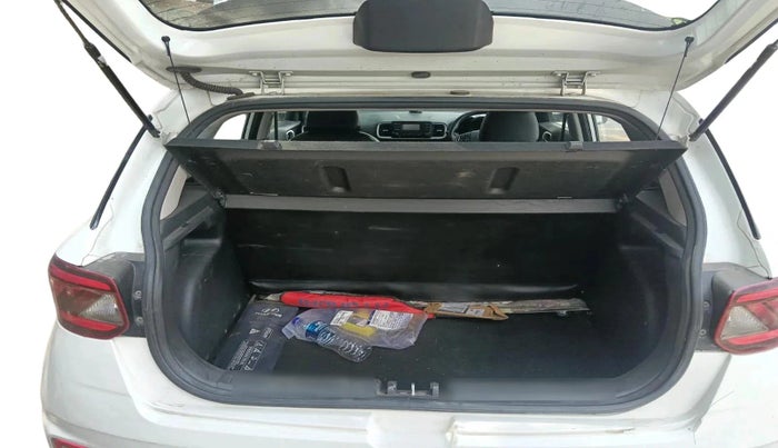 2021 Hyundai VENUE S 1.2, Petrol, Manual, 33,910 km, exterior