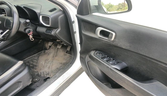 2021 Hyundai VENUE S 1.2, Petrol, Manual, 33,910 km, interior