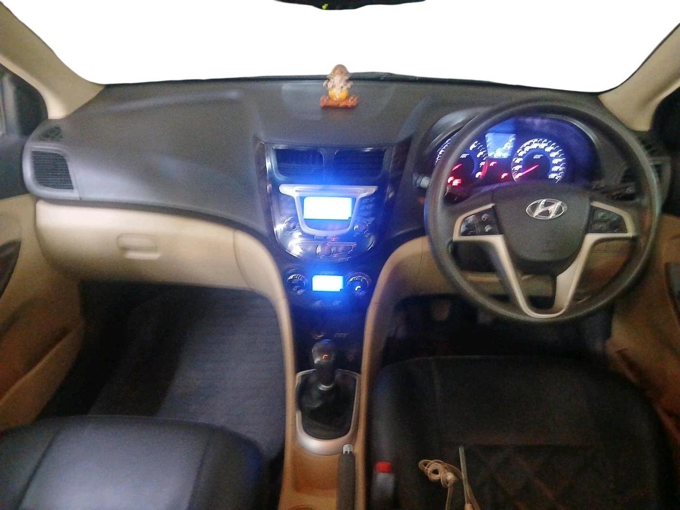 2013 Hyundai Verna FLUIDIC 1.6 VTVT, Petrol, Manual, 80,413 km, interior