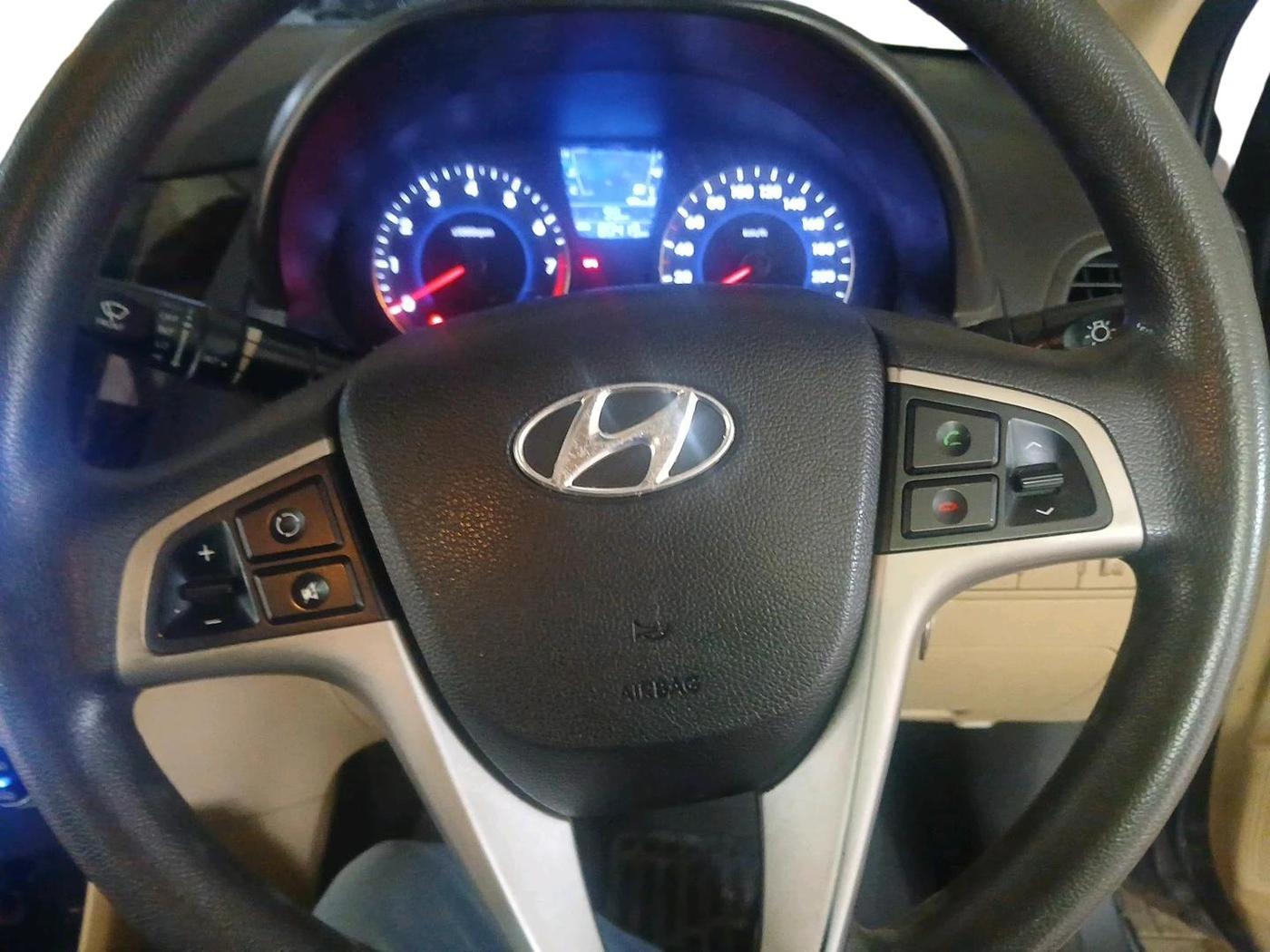 2013 Hyundai Verna FLUIDIC 1.6 VTVT, Petrol, Manual, 80,413 km, interior