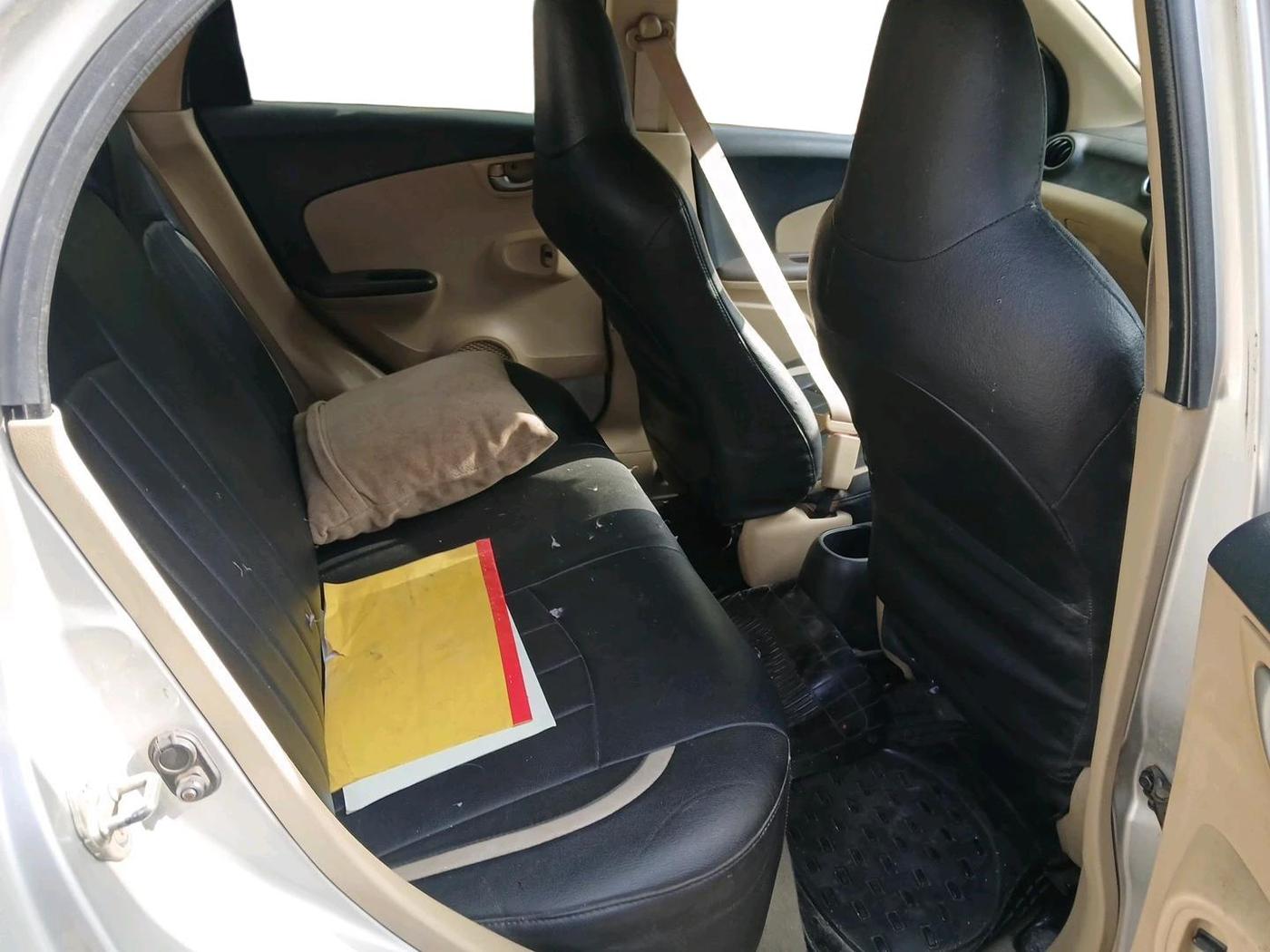 2012 Honda Brio V MT, Petrol, Manual, 86,189 km, interior