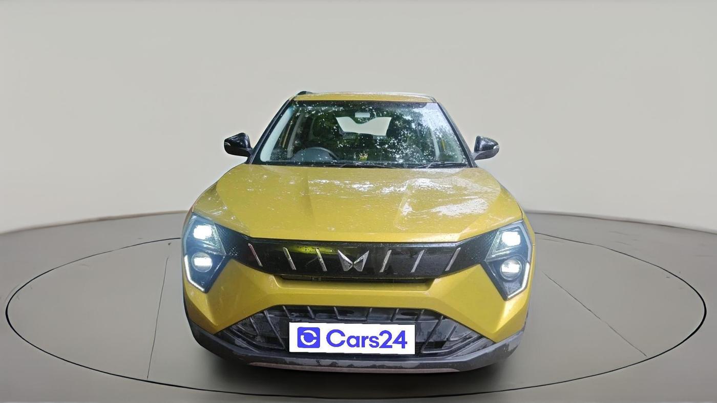 2024 Mahindra XUV 3XO AX5 1.2 L TCMPFI AT, Petrol, Automatic, 11,773 km, exterior