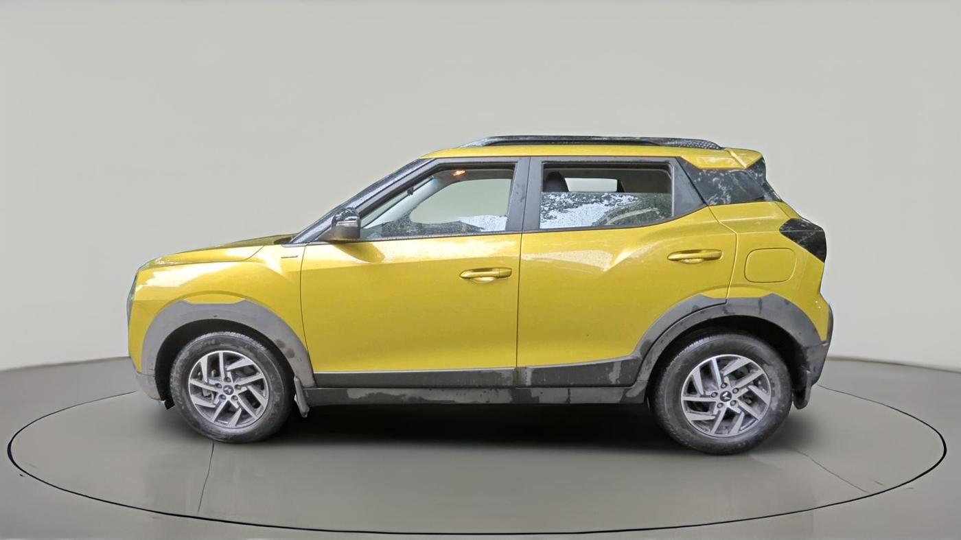 2024 Mahindra XUV 3XO AX5 1.2 L TCMPFI AT, Petrol, Automatic, 11,773 km, exterior