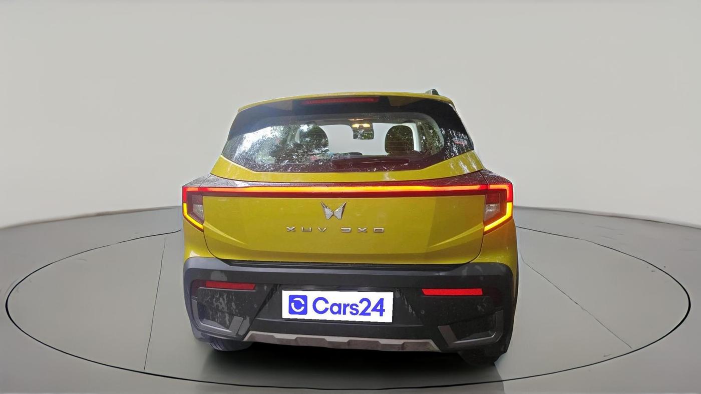 2024 Mahindra XUV 3XO AX5 1.2 L TCMPFI AT, Petrol, Automatic, 11,773 km, exterior