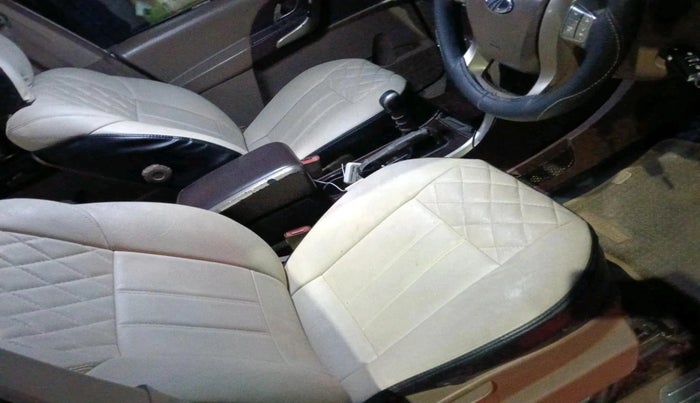 2013 Mahindra XUV500 W8, Diesel, Manual, 1,24,435 km, interior