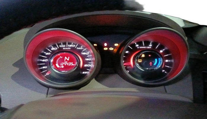 2013 Mahindra XUV500 W8, Diesel, Manual, 1,24,435 km, interior