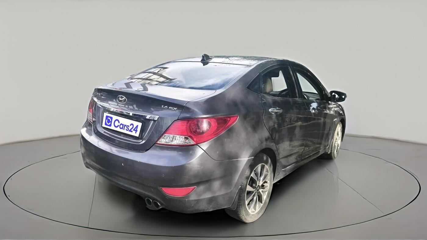 2013 Hyundai Verna FLUIDIC 1.6 CRDI SX OPT AT, Diesel, Automatic, 1,82,000 km, exterior