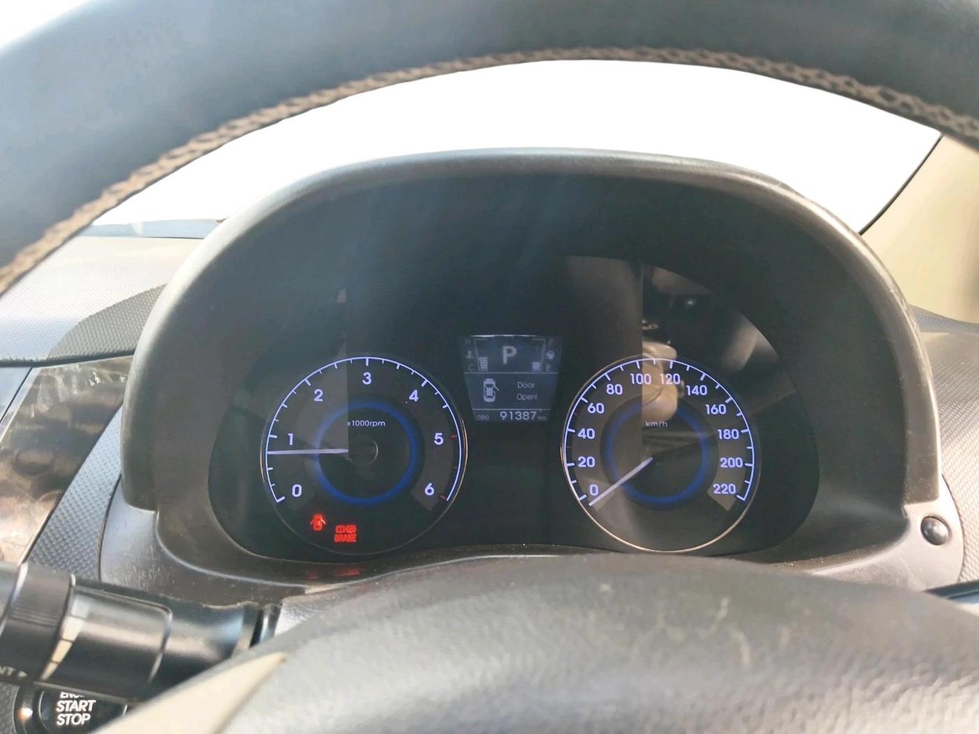 2013 Hyundai Verna FLUIDIC 1.6 CRDI SX OPT AT, Diesel, Automatic, 1,82,000 km, interior