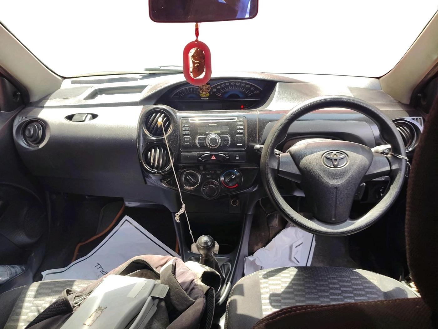 2014 Toyota Etios CROSS 1.2 G, Petrol, Manual, 89,077 km, interior