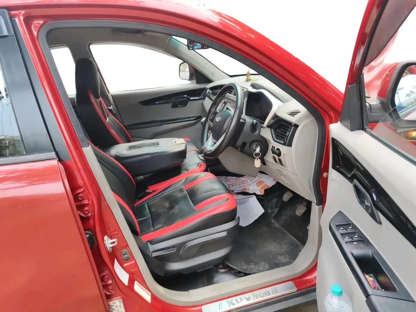 2016 Mahindra Kuv100 K8 6 STR, Petrol, Manual, 39,146 km, interior