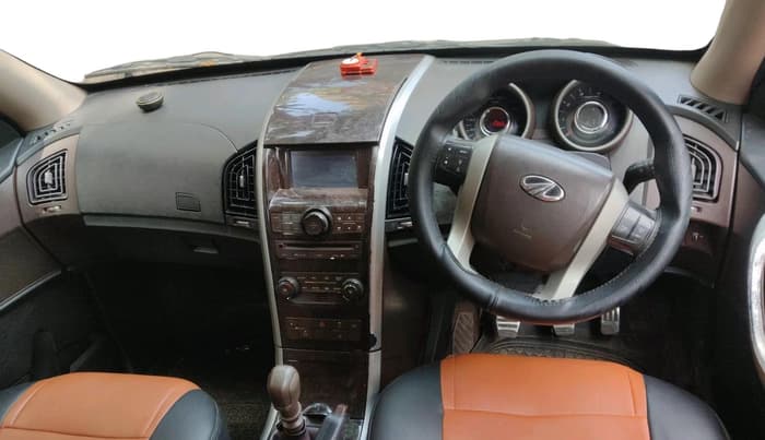 2013 Mahindra XUV500 W8, Diesel, Manual, 1,14,352 km, interior
