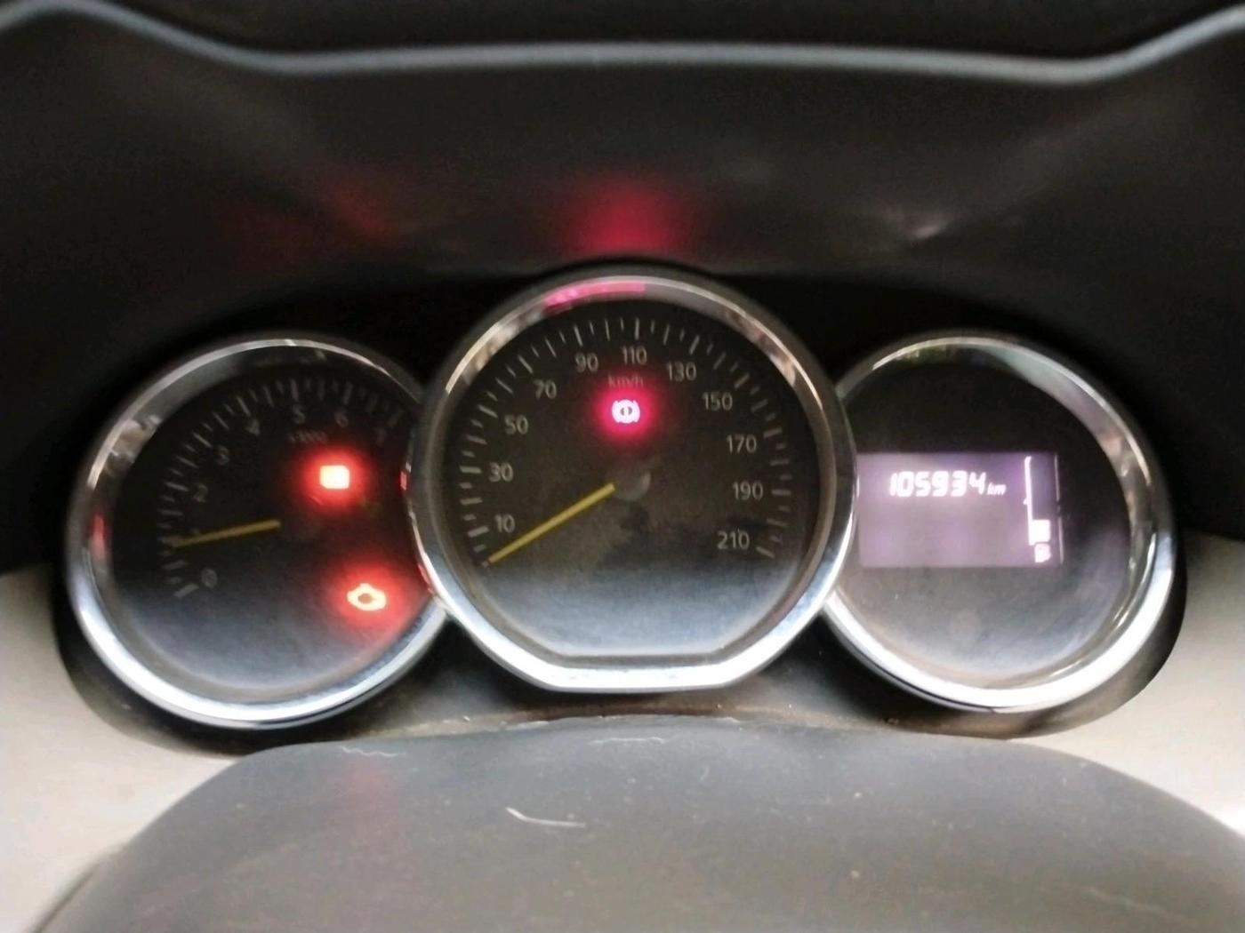 2015 Renault Duster 85 PS RXL DIESEL, Diesel, Manual, 1,05,934 km, interior