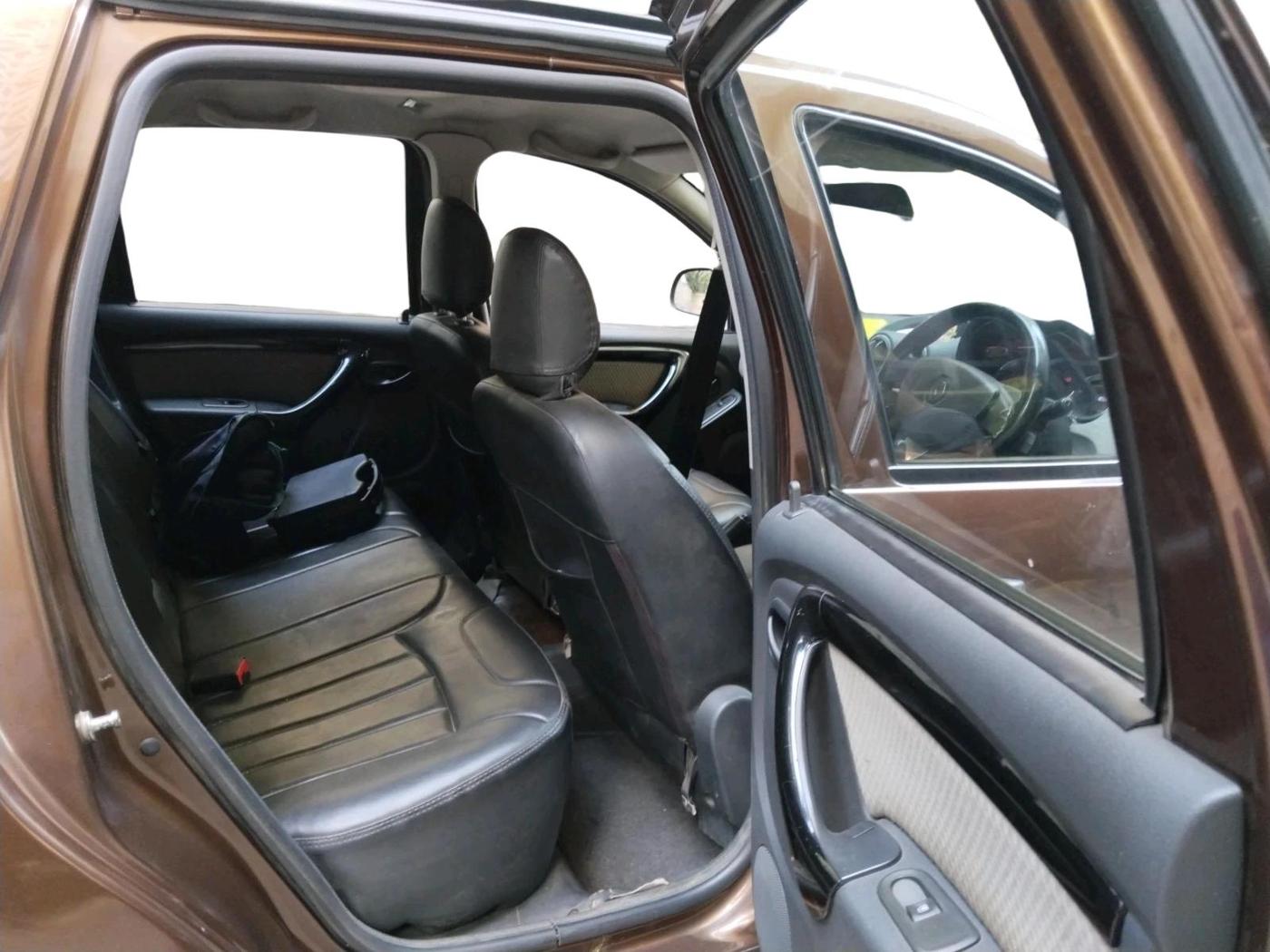 2015 Renault Duster 85 PS RXL DIESEL, Diesel, Manual, 1,05,934 km, interior