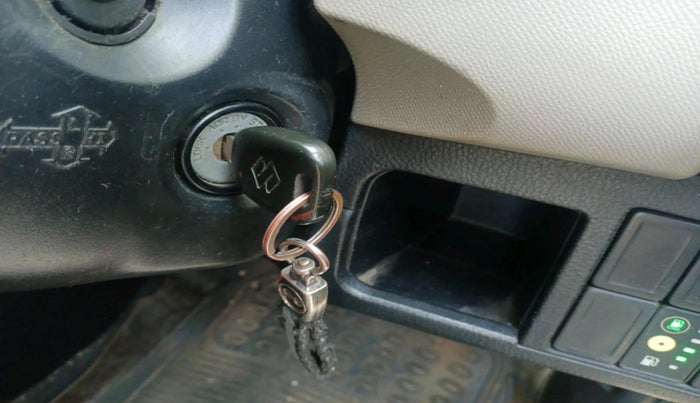 2013 Maruti Wagon R 1.0 LXI CNG, CNG, Manual, 1,32,977 km, interior