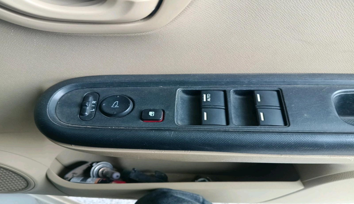 2014 Honda Mobilio 1.5L I-DTEC S, Diesel, Manual, 73,882 km, interior