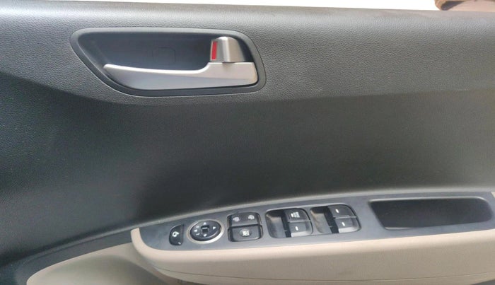 2014 Hyundai Grand i10 SPORTZ AT 1.2 KAPPA VTVT, Petrol, Automatic, 14,739 km, interior