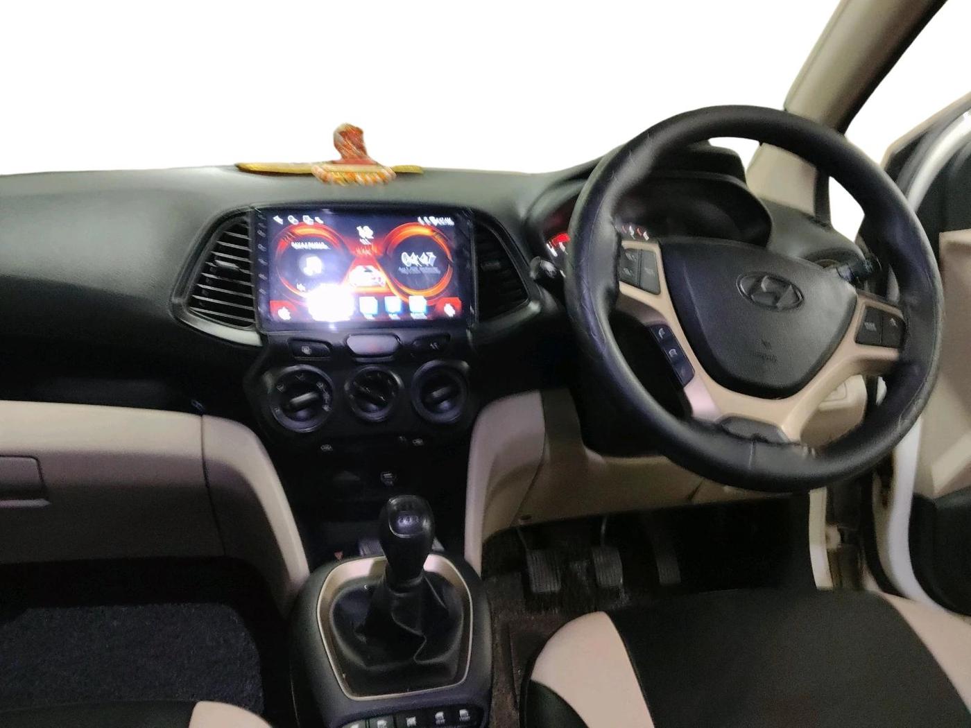 2019 Hyundai NEW SANTRO SPORTZ CNG, CNG, Manual, 1,20,701 km, interior
