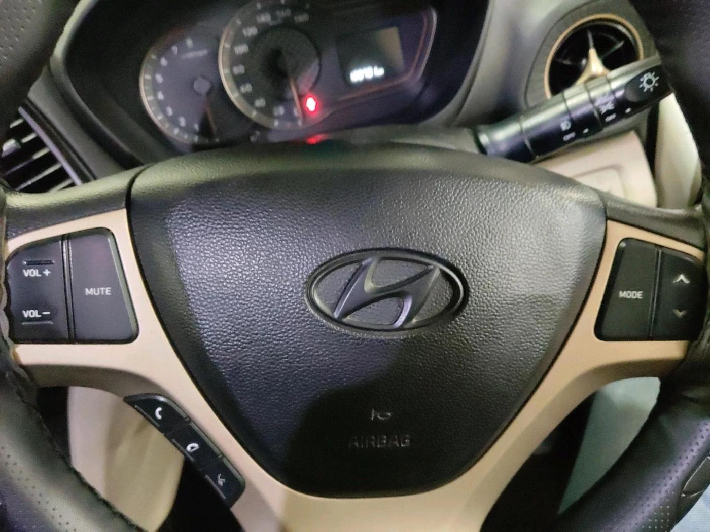 2019 Hyundai NEW SANTRO SPORTZ CNG, CNG, Manual, 1,20,701 km, interior