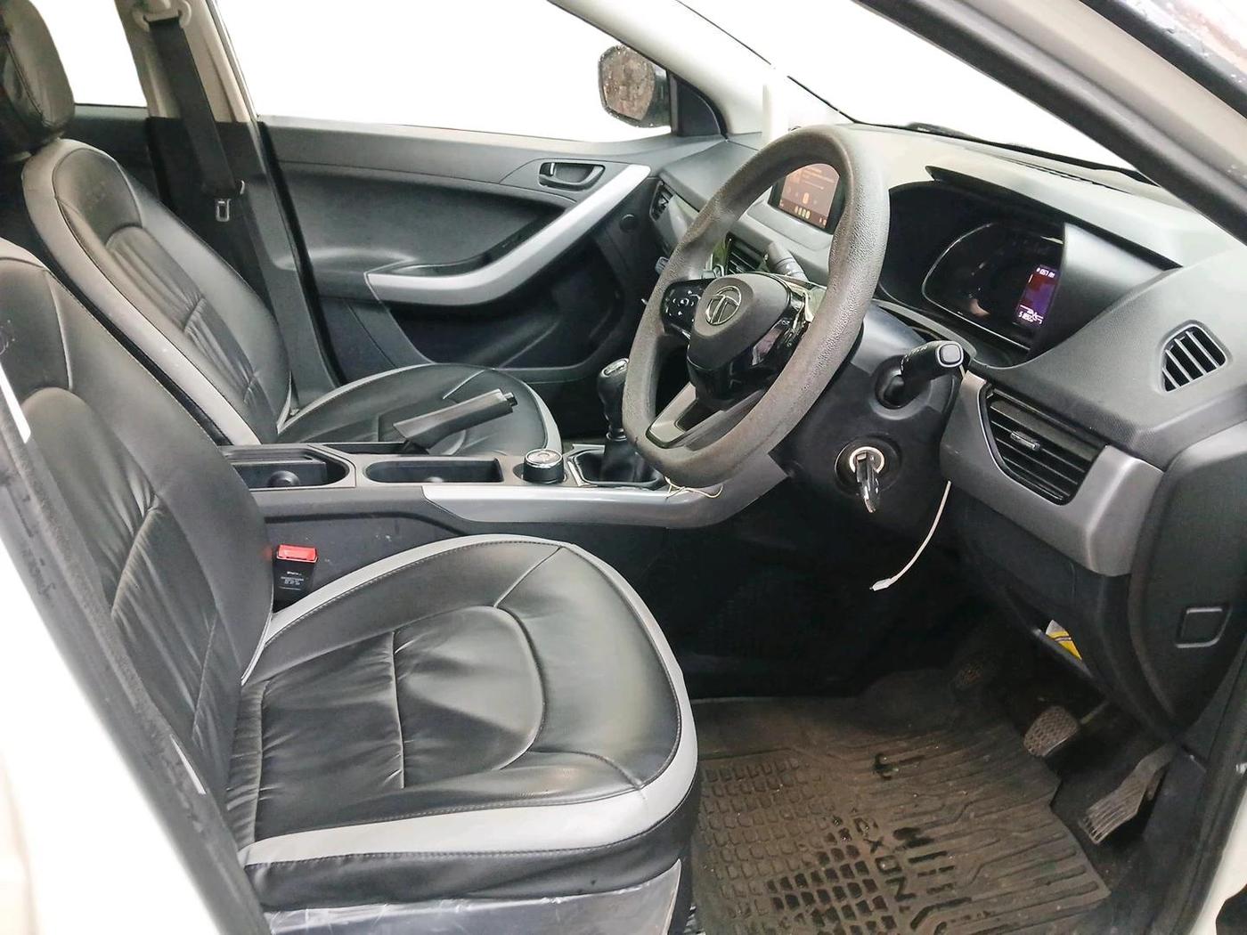 2022 Tata NEXON XM PLUS SUNROOF DIESEL, Diesel, Manual, 51,892 km, interior