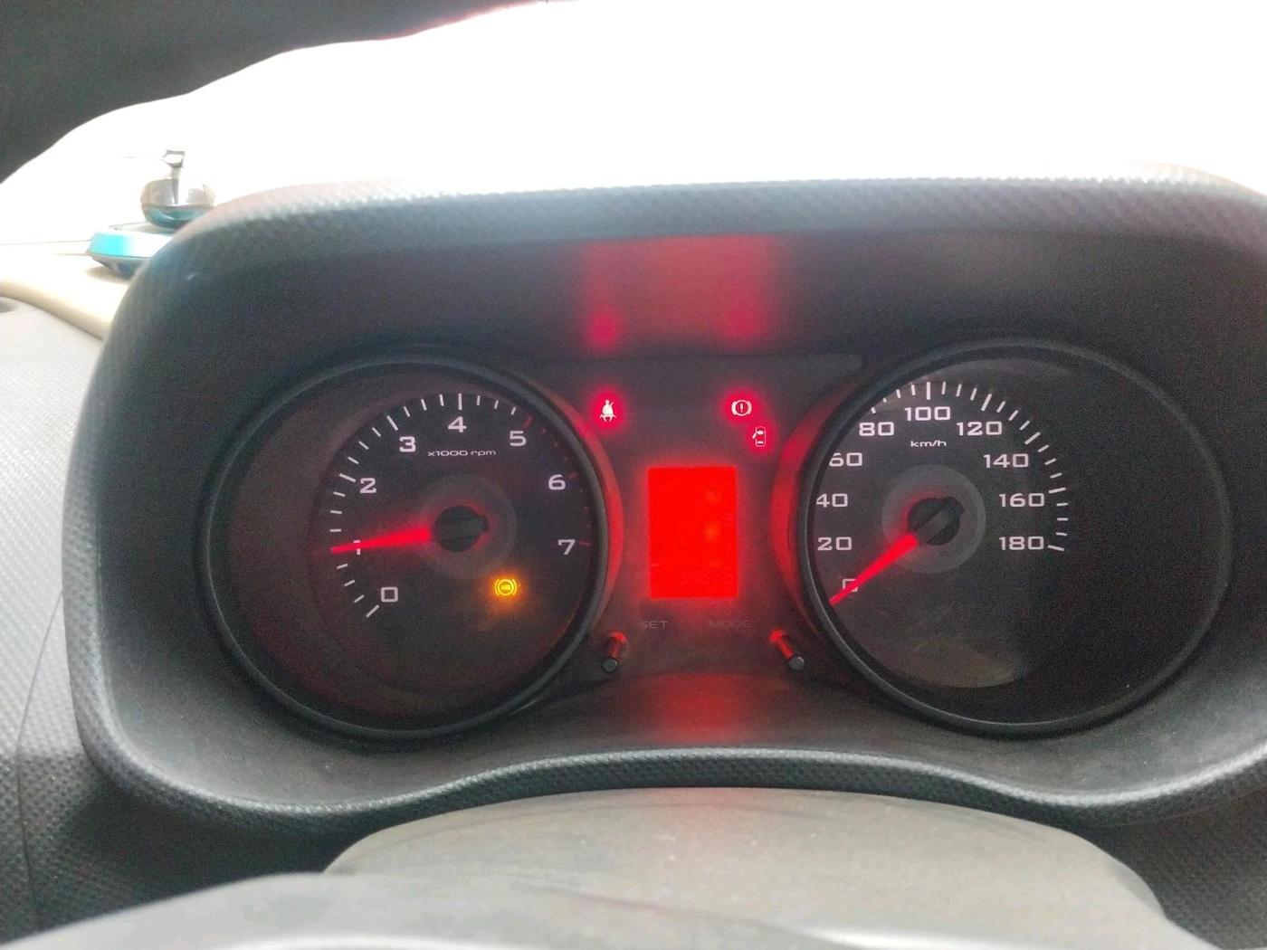 2017 Mahindra TUV300 T4 PLUS, Diesel, Manual, 94,826 km, interior
