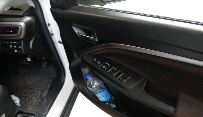 2023 Maruti BREZZA ZXI + AT SMART HYBRID, Petrol, Automatic, 18,621 km, interior