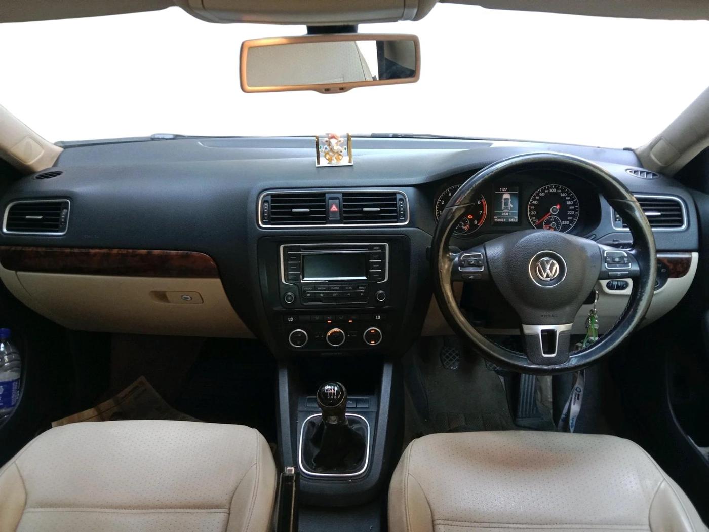 2014 Volkswagen Jetta COMFORTLINE TSI, Petrol, Manual, 1,50,474 km, interior