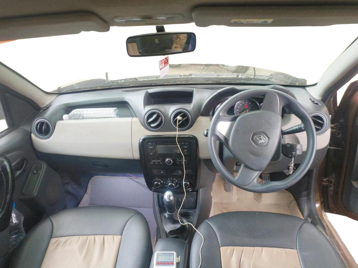 2015 Renault Duster 85 PS RXL DIESEL, Diesel, Manual, 1,62,724 km, interior