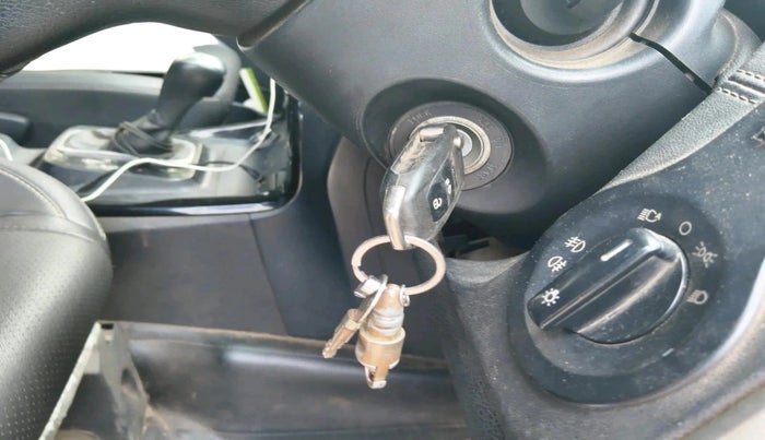 2017 Tata Hexa XTA 4X2 7 STR, Diesel, Automatic, 1,03,872 km, interior