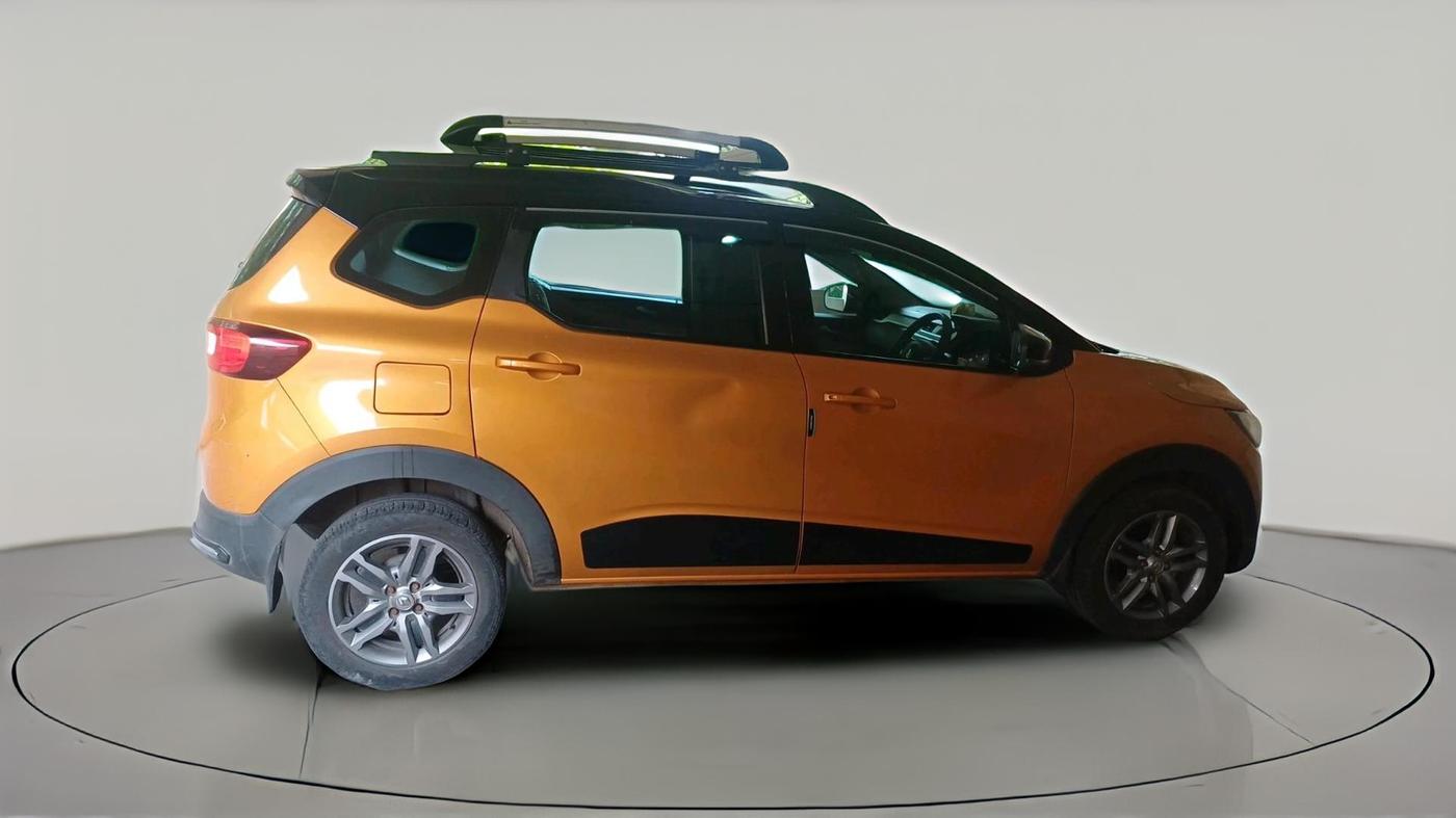 2022 Renault TRIBER RXZ AMT, Petrol, Automatic, 49,363 km, exterior