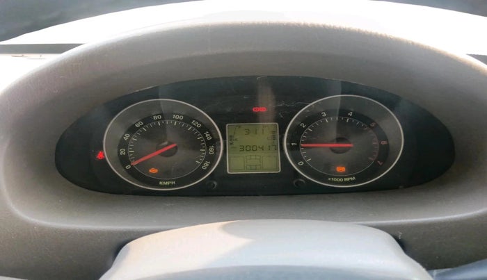 2013 Mahindra Scorpio VLX 2WD BS-III, Diesel, Manual, 3,00,417 km, interior