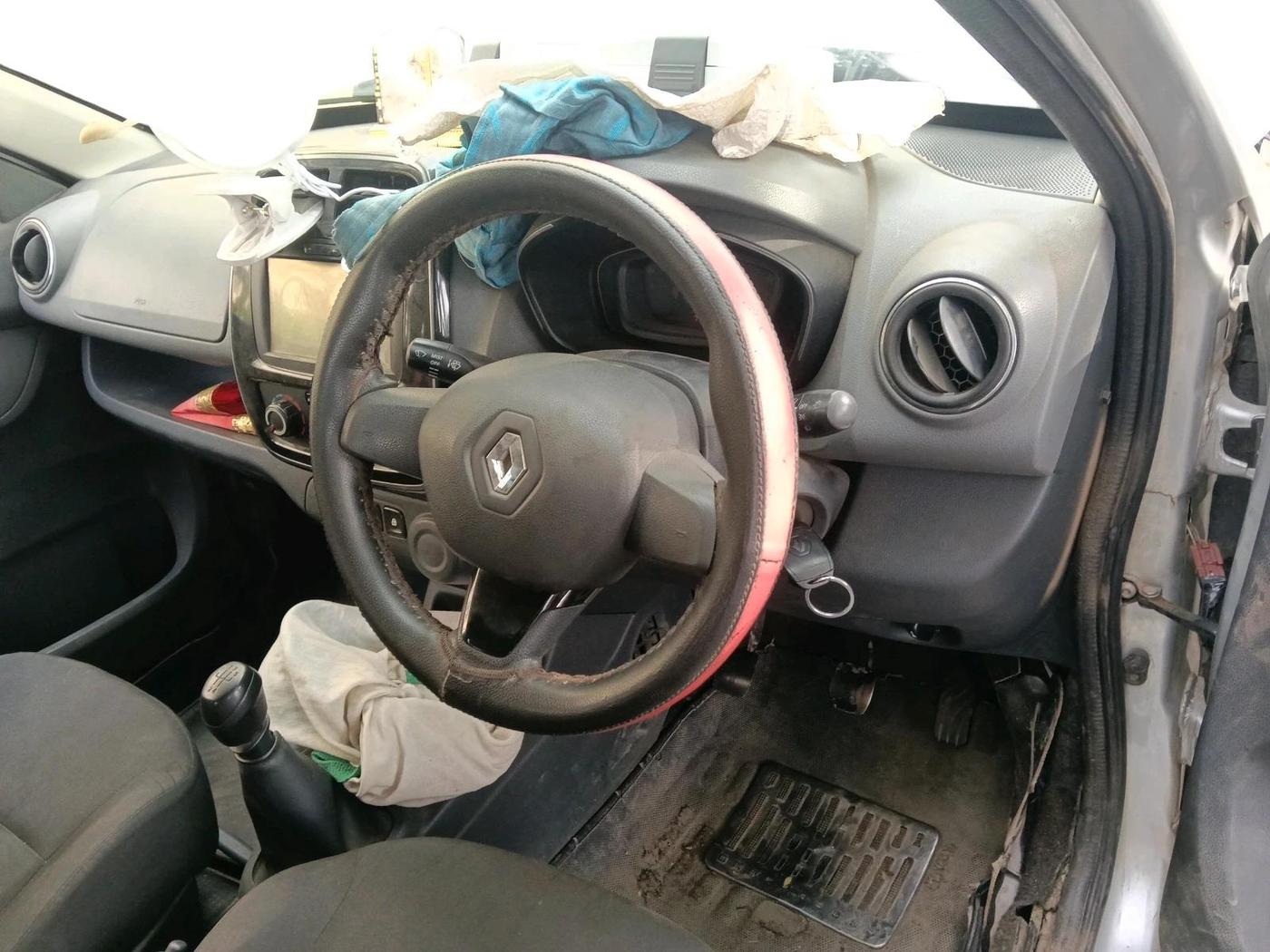 2015 Renault Kwid RXT 0.8, Petrol, Manual, 71,284 km, interior
