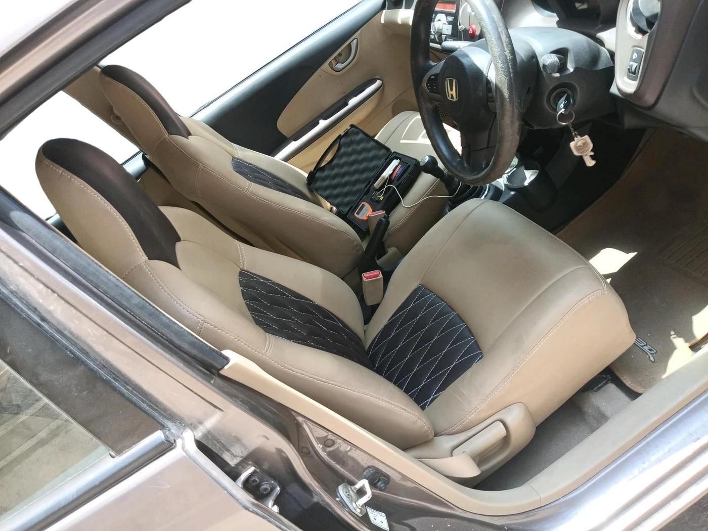 2013 Honda Brio V MT, Petrol, Manual, 56,480 km, interior