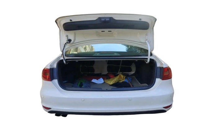 2011 Volkswagen Jetta COMFORTLINE 2.0L TDI, Diesel, Manual, 2,52,940 km, exterior