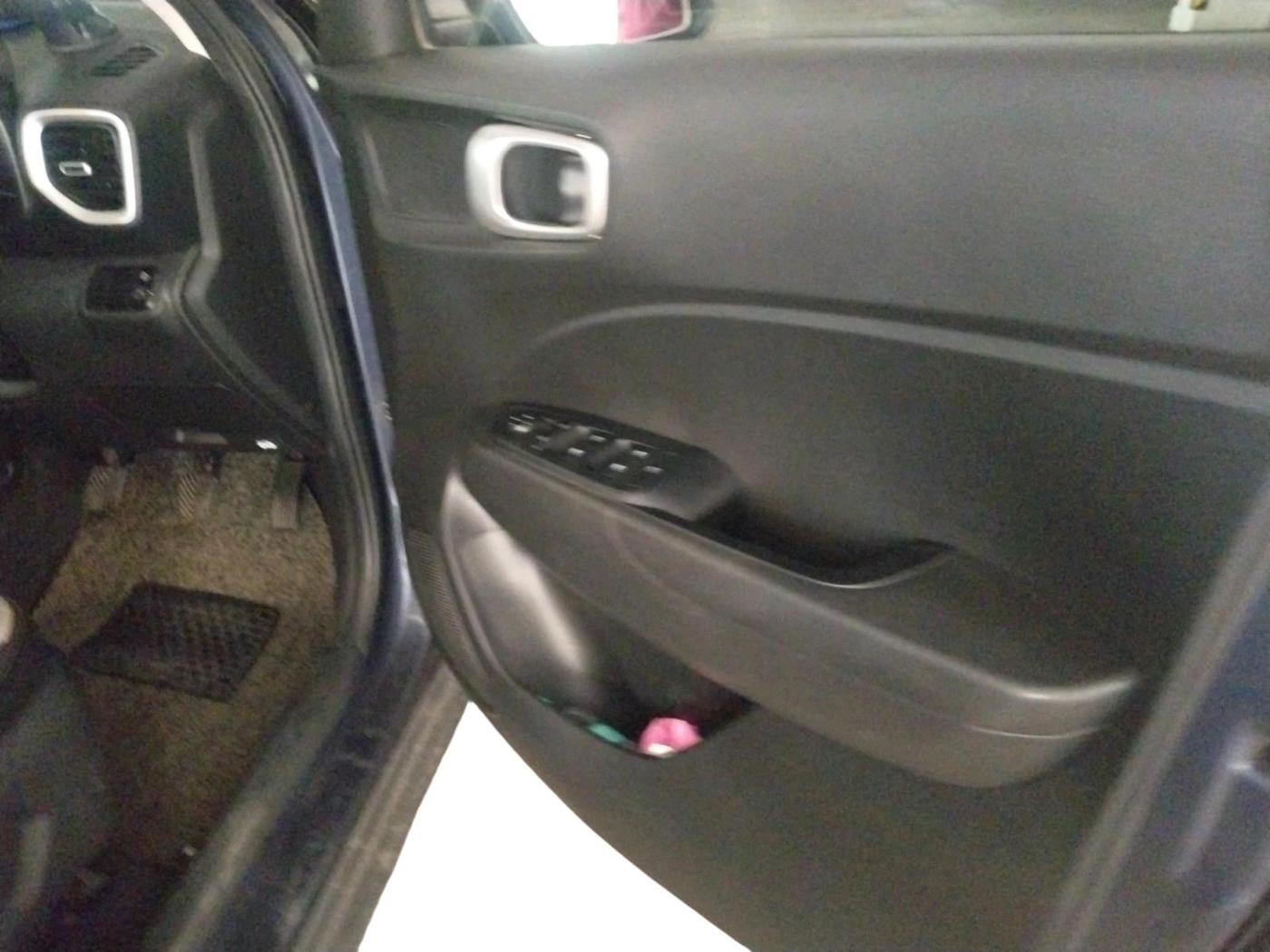 2022 Hyundai VENUE S 1.2, Petrol, Manual, 66,019 km, interior
