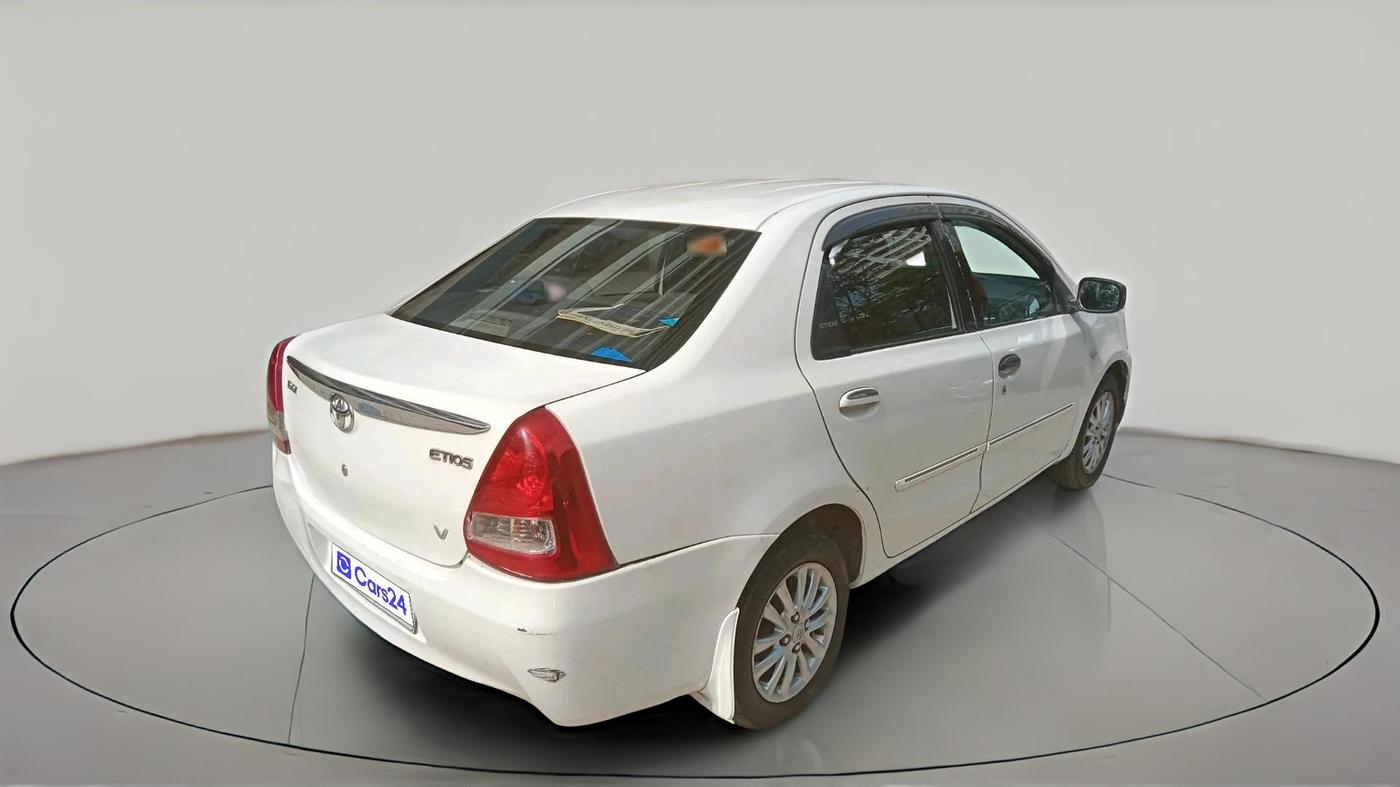 2011 Toyota Etios V, Petrol, Manual, 1,29,028 km, exterior