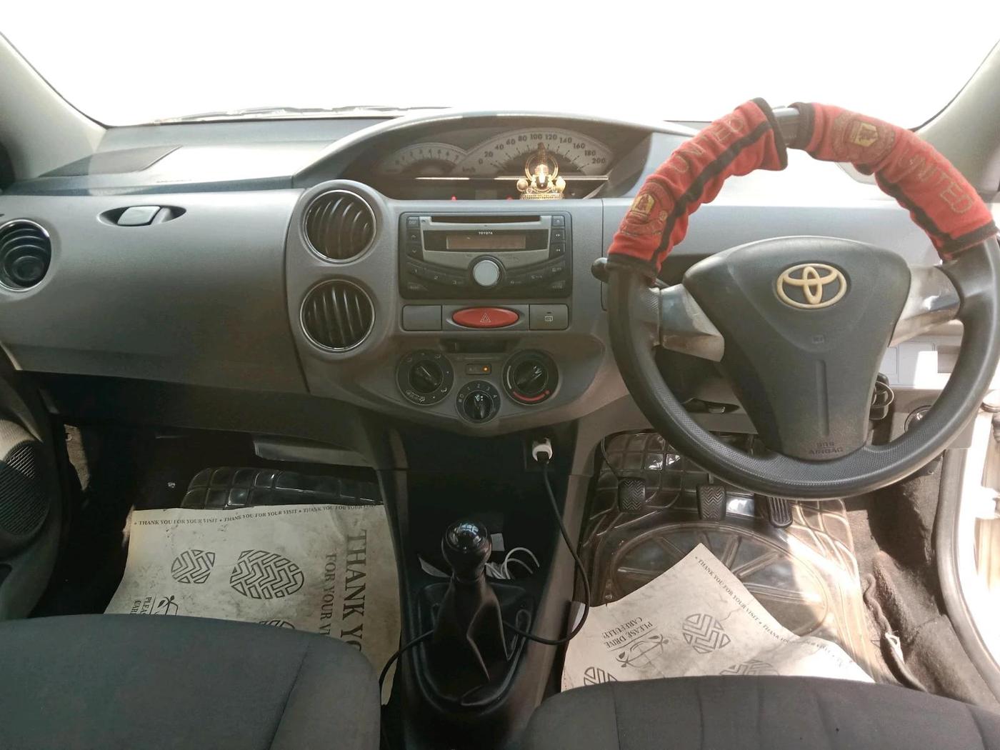 2011 Toyota Etios V, Petrol, Manual, 1,29,028 km, interior