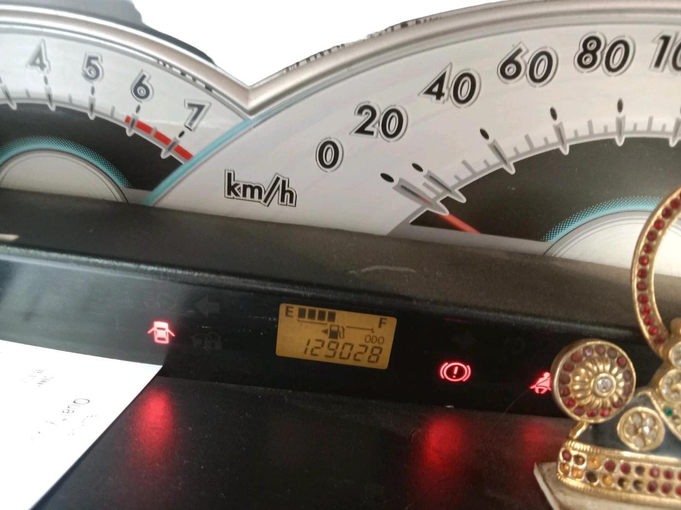 2011 Toyota Etios V, Petrol, Manual, 1,29,028 km, interior