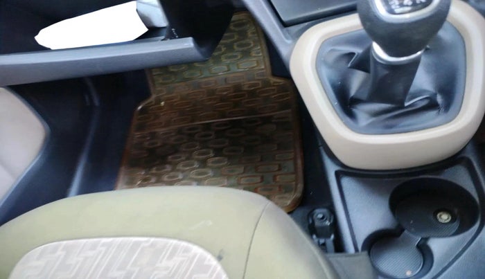 2015 Hyundai Xcent S (O) 1.2, Petrol, Manual, 44,075 km, interior