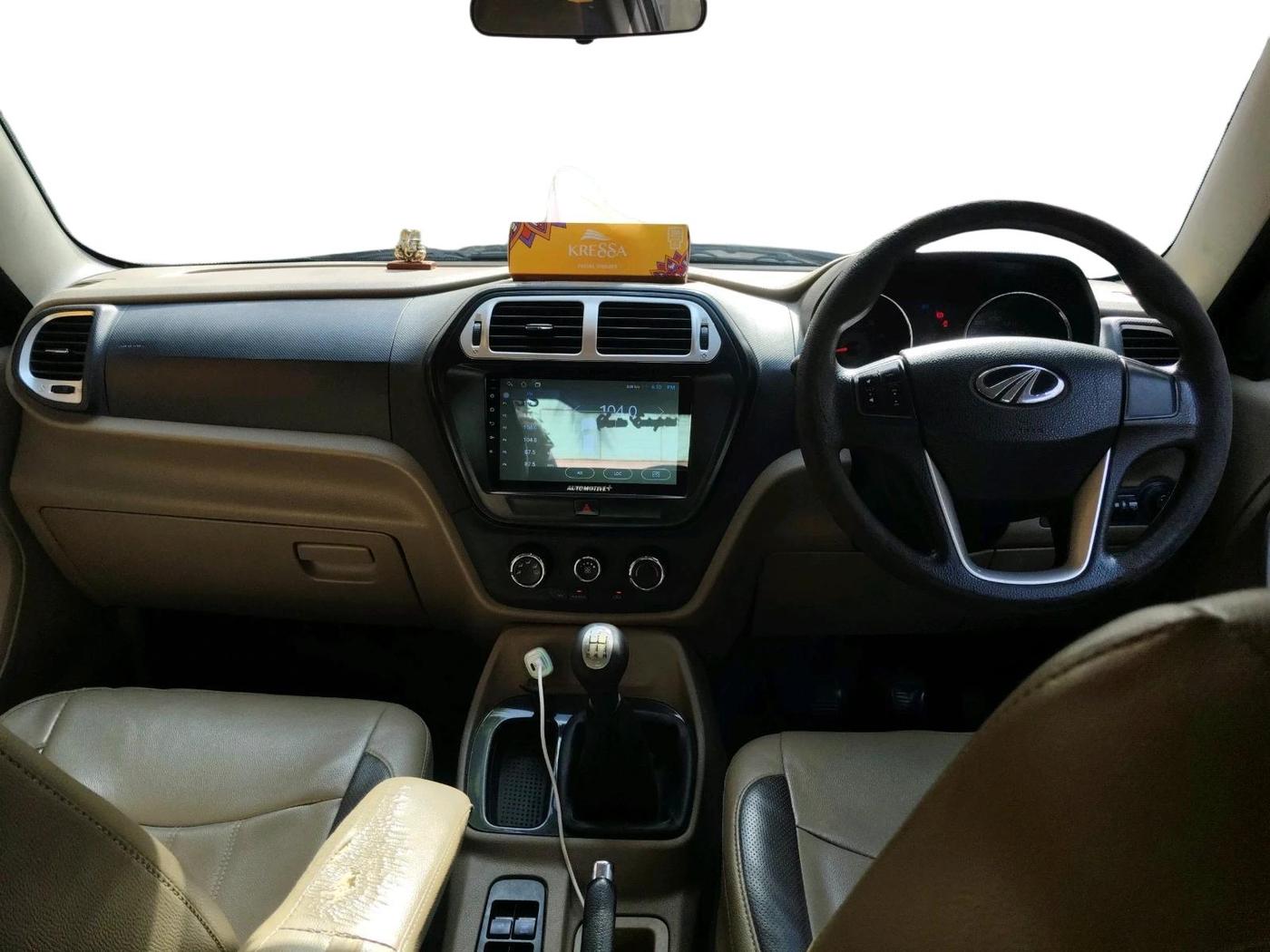 2016 Mahindra TUV300 T8, Diesel, Manual, 2,12,792 km, interior