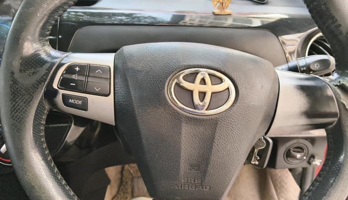 2017 Toyota Etios Liva VX, CNG, Manual, 1,39,653 km, interior