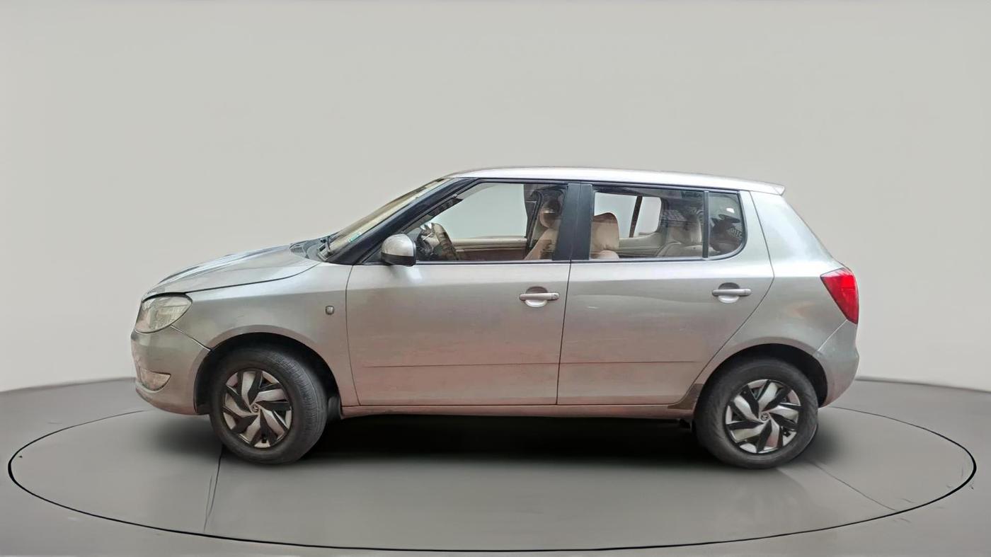 2011 Skoda Fabia AMBIENTE 1.2 TDI, Diesel, Manual, 74,473 km, exterior
