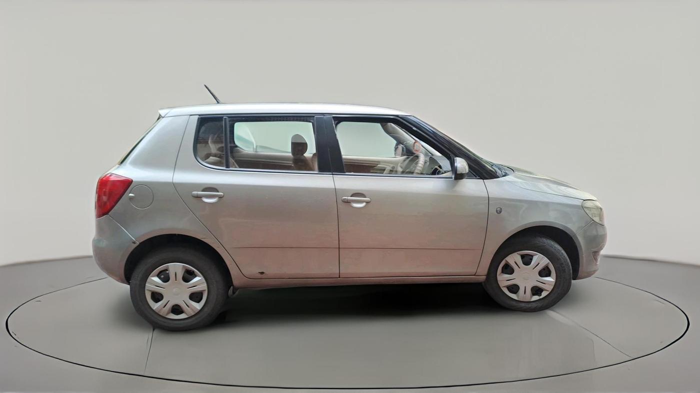 2011 Skoda Fabia AMBIENTE 1.2 TDI, Diesel, Manual, 74,473 km, exterior