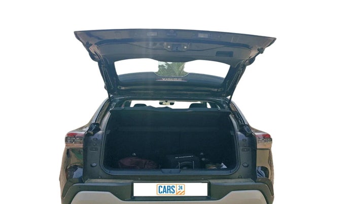 2024 Nissan MAGNITE Tekna B4D 1.0 Petrol AMT, Petrol, Automatic, 4,647 km, exterior