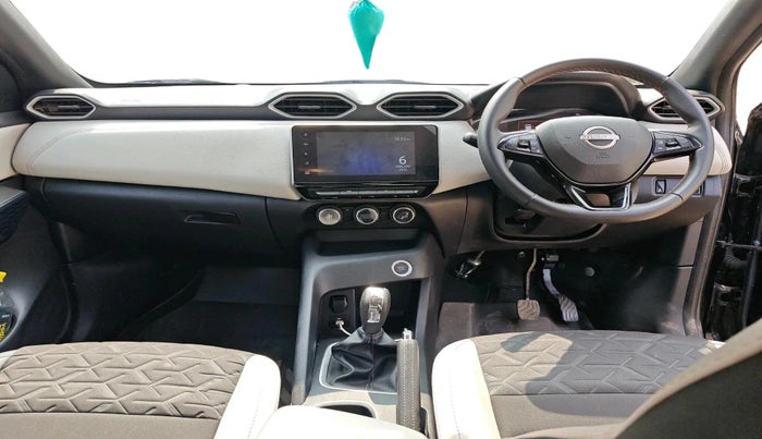 2024 Nissan MAGNITE Tekna B4D 1.0 Petrol AMT, Petrol, Automatic, 4,647 km, interior