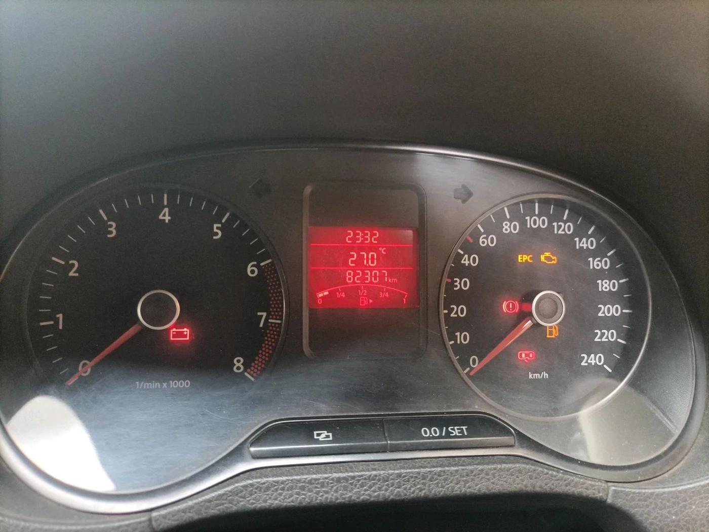 2011 Volkswagen Polo COMFORTLINE 1.2L PETROL, Petrol, Manual, 82,307 km, interior