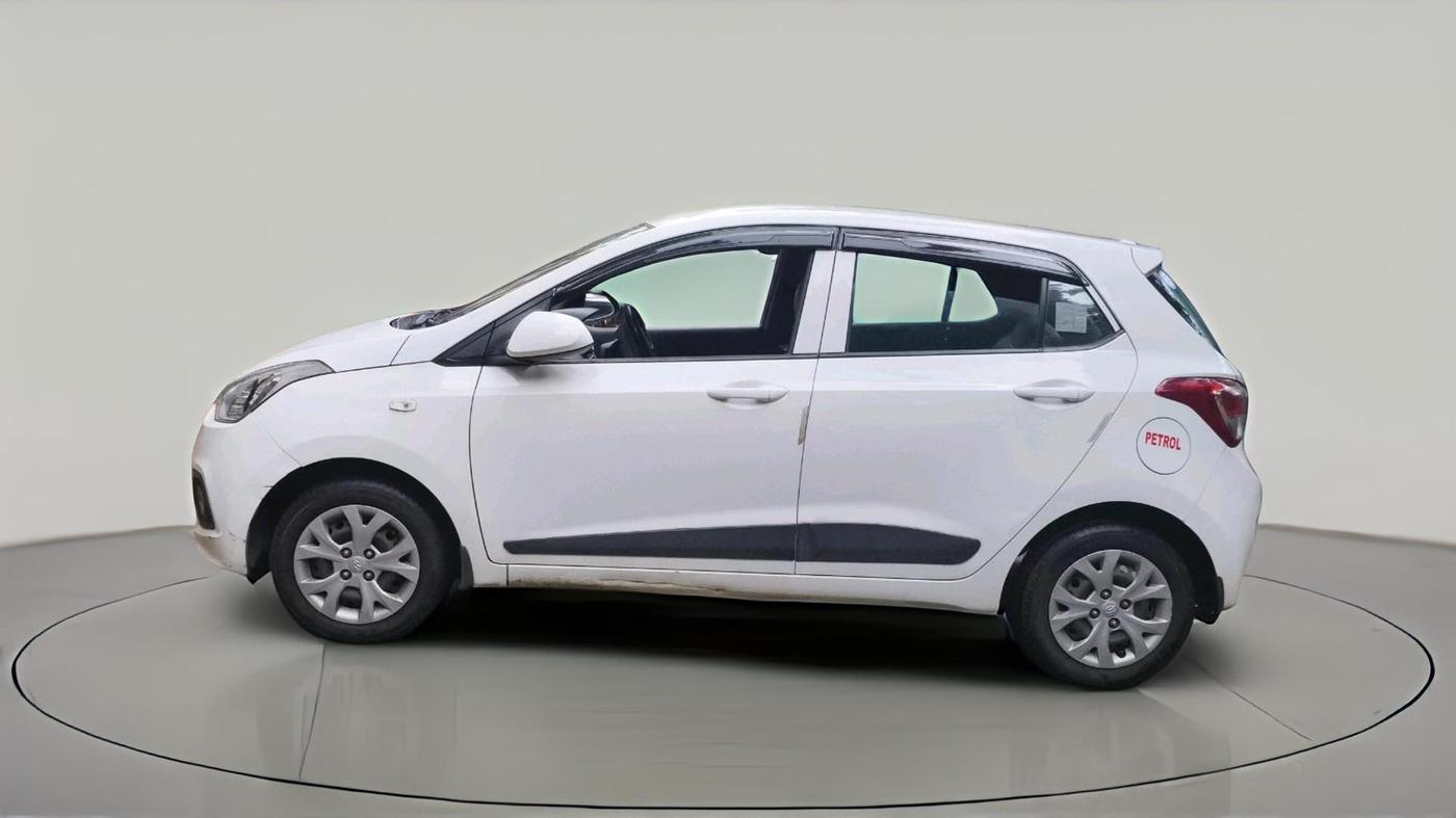 2016 Hyundai Grand i10 MAGNA AT 1.2 KAPPA VTVT, Petrol, Automatic, 8,682 km, exterior