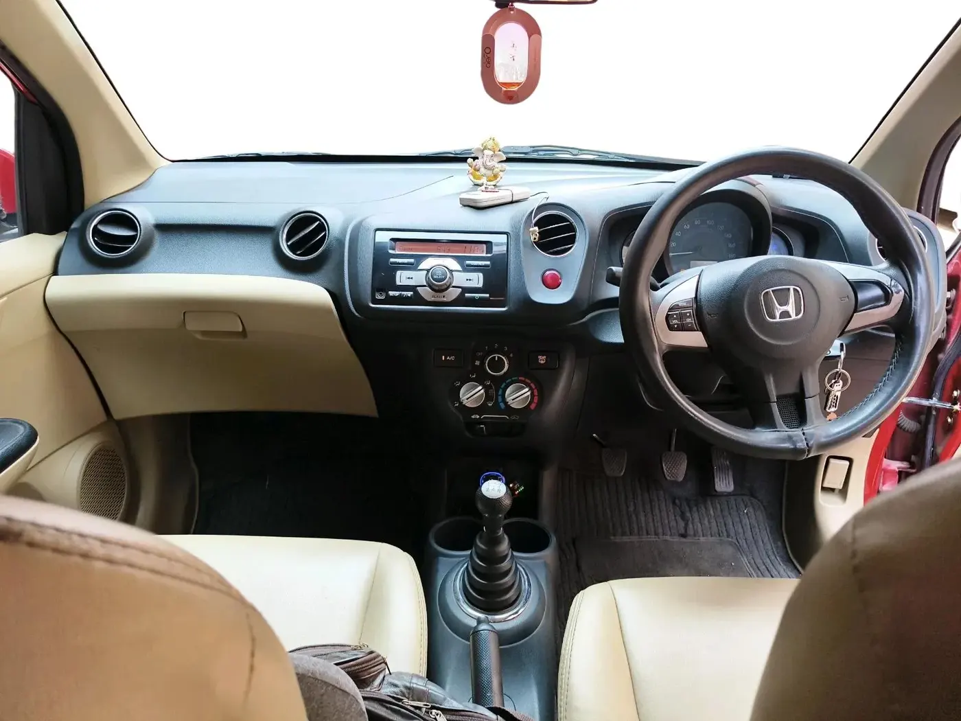 2015 Honda Brio S MT, CNG, Manual, 1,01,474 km, interior